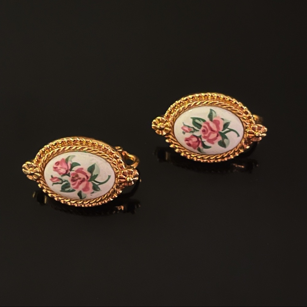 ✨Elegant VTG Enamel Retro Clip On Earrings